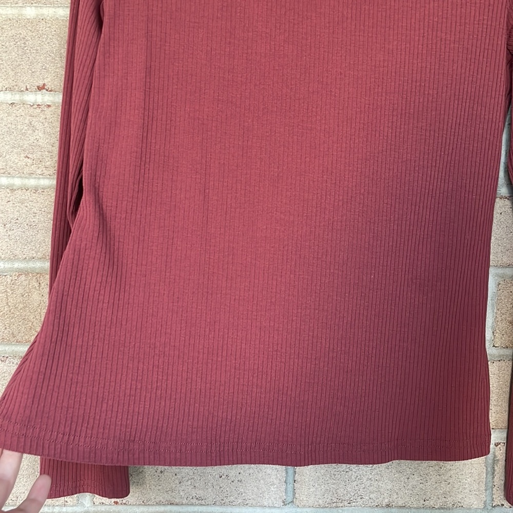 J.O.A. Mauve Ribbed Ruffle Neck Top - Picture 4 of 9